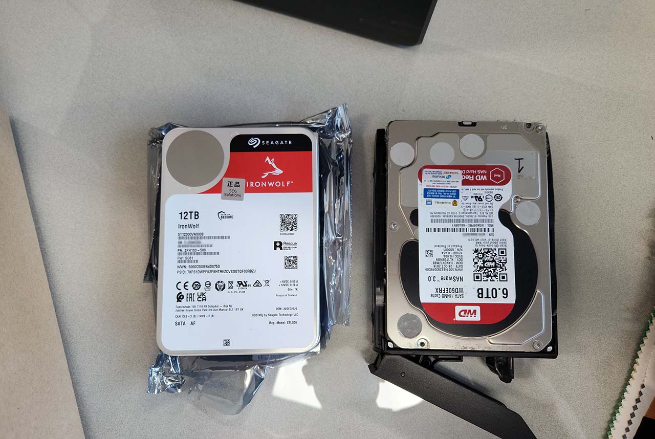 ironwolf 12TB 디스크와 red 6TB 디스크