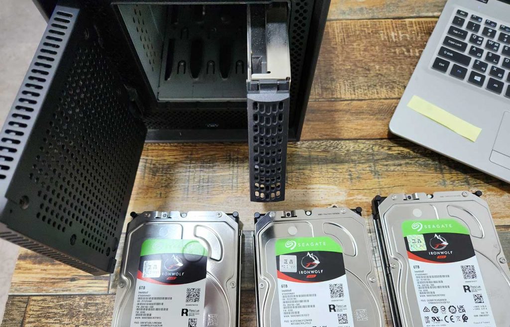 Read more about the article NAS 교체하기(DS920+에서 RS1221+로)